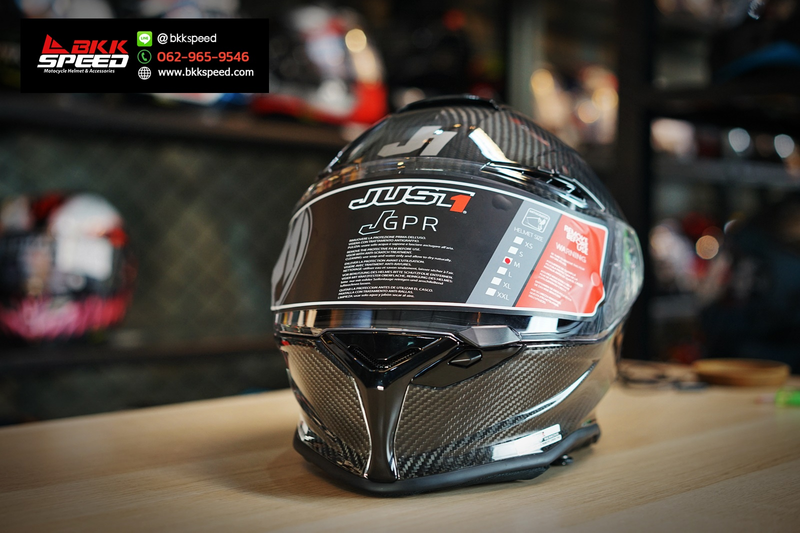 รูปสินค้าหมวกกันน็อคเต็มใบ แบรนด์ Just1 รุ่น J GPR ลาย/สี Glossy Carbon สำหรับขี่มอเตอร์ไซค์ รูปเพิ่มเติม 6 จาก BKKSPEED