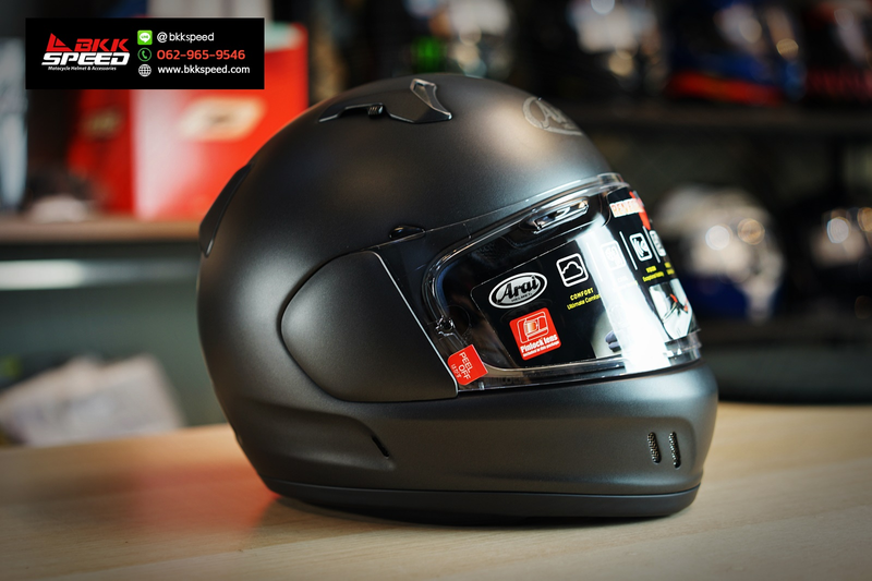 รูปสินค้าหมวกกันน็อคเต็มใบ แบรนด์ ARAI รุ่น ARAI RENEGADE V ลาย/สี Renegade V Frost Black สำหรับขี่มอเตอร์ไซค์ มุมด้านข้าง จาก BKKSPEED