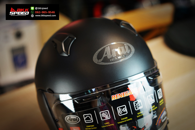 รูปสินค้าหมวกกันน็อคเต็มใบ แบรนด์ ARAI รุ่น ARAI RENEGADE V ลาย/สี Renegade V Frost Black สำหรับขี่มอเตอร์ไซค์ มุมด้านหลัง จาก BKKSPEED