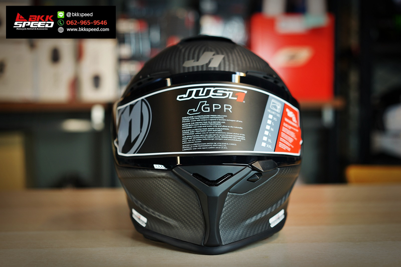รูปสินค้าหมวกกันน็อคเต็มใบ แบรนด์ Just1 รุ่น J GPR ลาย/สี Carbon Matt สำหรับขี่มอเตอร์ไซค์ รูปเพิ่มเติม 5 จาก BKKSPEED