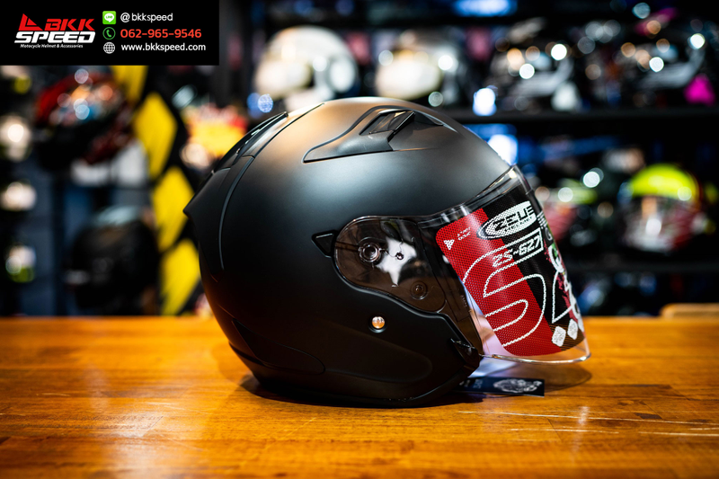 รูปสินค้าหมวกกันน็อคเต็มใบ แบรนด์ ZEUS รุ่น 627 ลาย/สี Matt Black สำหรับขี่มอเตอร์ไซค์ มุมด้านข้าง จาก BKKSPEED