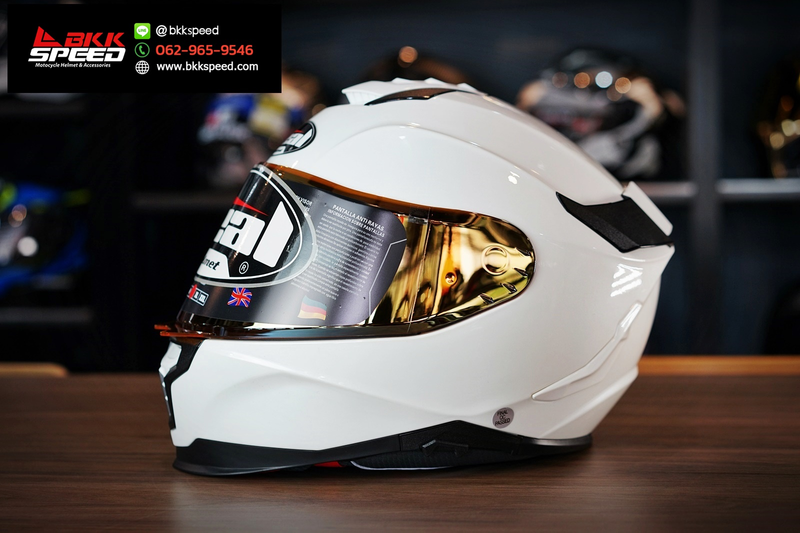 รูปสินค้าหมวกกันน็อคเต็มใบ แบรนด์ Real รุ่น Helmets ลาย/สี Hurricane White สำหรับขี่มอเตอร์ไซค์ มุมหลักด้านหน้า จาก BKKSPEED