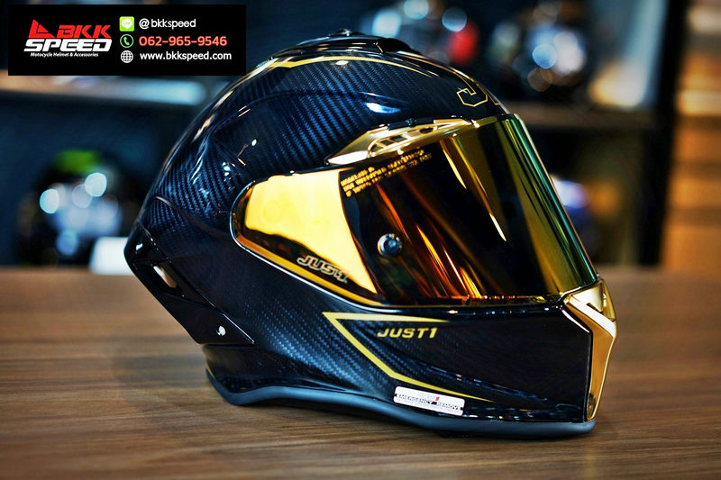 รูปสินค้าหมวกกันน็อคเต็มใบ แบรนด์ Just1 รุ่น J ลาย/สี GPR carbon สำหรับขี่มอเตอร์ไซค์ มุมด้านหลัง จาก BKKSPEED