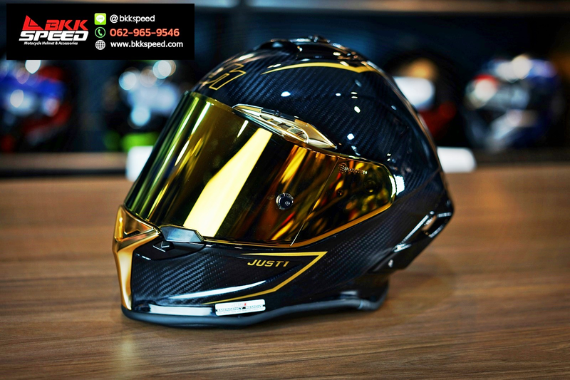 รูปสินค้าหมวกกันน็อคเต็มใบ แบรนด์ Just1 รุ่น J ลาย/สี GPR carbon สำหรับขี่มอเตอร์ไซค์ มุมหลักด้านหน้า จาก BKKSPEED