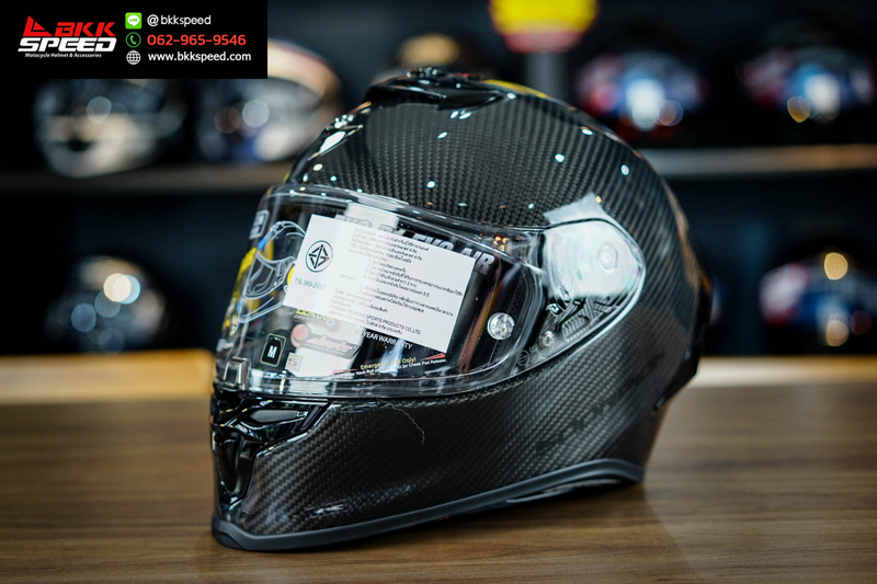 รูปสินค้าหมวกกันน็อคเต็มใบ แบรนด์ Scorpion EXO รุ่น Scorpion EXO R1 EVO AIR ลาย/สี R1 EVO Air Carbon (ECE R22.06) สำหรับขี่มอเตอร์ไซค์ มุมหลักด้านหน้า จาก BKKSPEED