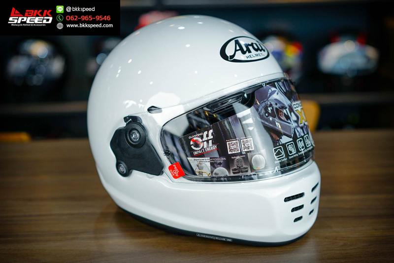 รูปสินค้าหมวกกันน็อคเต็มใบ แบรนด์ ARAI รุ่น Arai Concept XE ลาย/สี Concept XE White (ECE R22.06) สำหรับขี่มอเตอร์ไซค์ มุมด้านหลัง จาก BKKSPEED