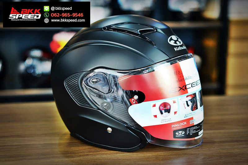 รูปสินค้าหมวกกันน็อคเต็มใบ แบรนด์ Kabuto รุ่น Exceed ลาย/สี Flat Black สำหรับขี่มอเตอร์ไซค์ มุมด้านข้าง จาก BKKSPEED