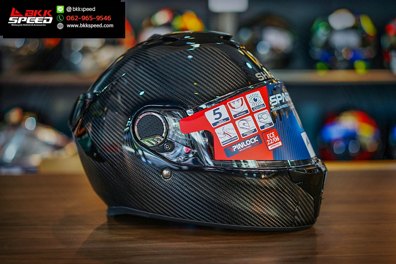 รูปสินค้าหมวกกันน็อคเต็มใบ แบรนด์ SHARK รุ่น Shark Spartan GT Pro Carbon ลาย/สี Spartan GT Pro carbon DAD (ECE 22.06) สำหรับขี่มอเตอร์ไซค์ มุมด้านข้าง จาก BKKSPEED