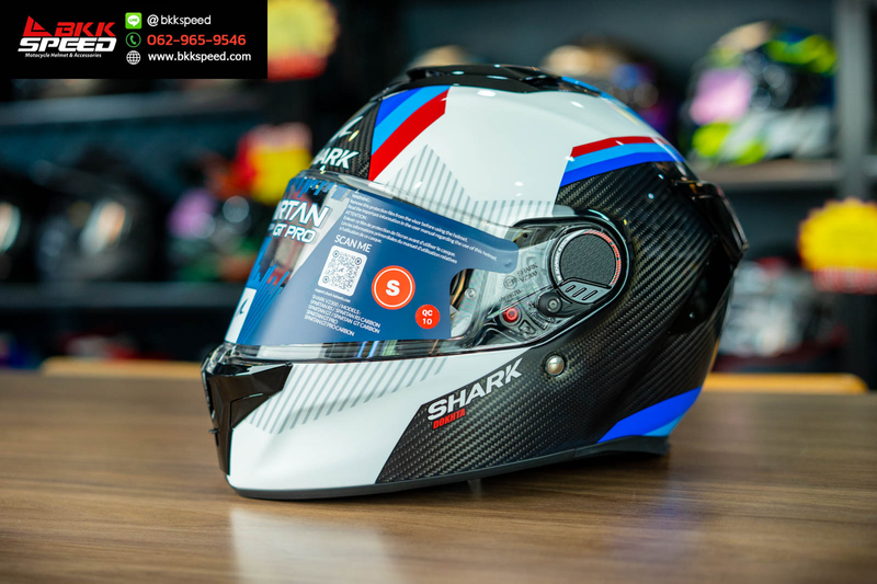 รูปสินค้าหมวกกันน็อคเต็มใบ แบรนด์ SHARK รุ่น Shark Spartan GT Pro Carbon ลาย/สี Spartan GT PRO carbon Dokhta Tricolor DWB สำหรับขี่มอเตอร์ไซค์ มุมหลักด้านหน้า จาก BKKSPEED