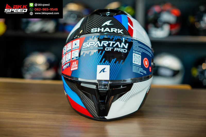 รูปสินค้าหมวกกันน็อคเต็มใบ แบรนด์ SHARK รุ่น Shark Spartan GT Pro Carbon ลาย/สี Spartan GT PRO carbon Dokhta Tricolor DWB สำหรับขี่มอเตอร์ไซค์ มุมด้านหลัง จาก BKKSPEED