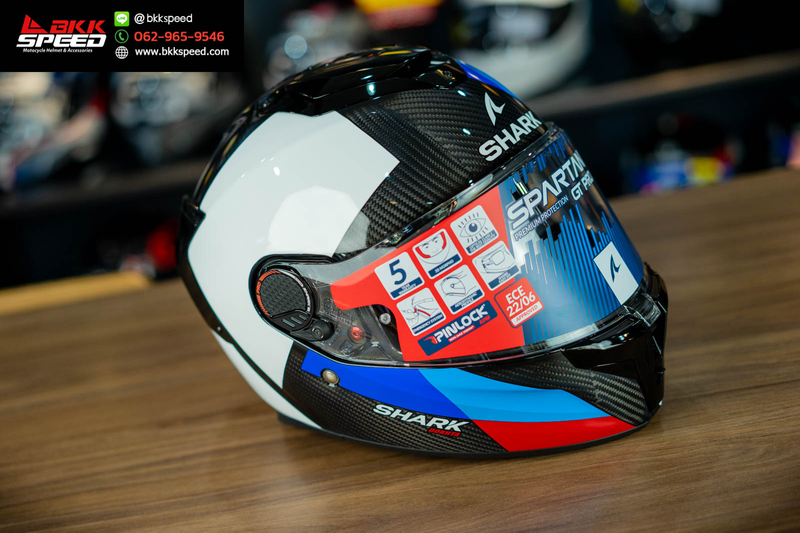 รูปสินค้าหมวกกันน็อคเต็มใบ แบรนด์ SHARK รุ่น Shark Spartan GT Pro Carbon ลาย/สี Spartan GT PRO carbon Dokhta Tricolor DWB สำหรับขี่มอเตอร์ไซค์ มุมด้านข้าง จาก BKKSPEED