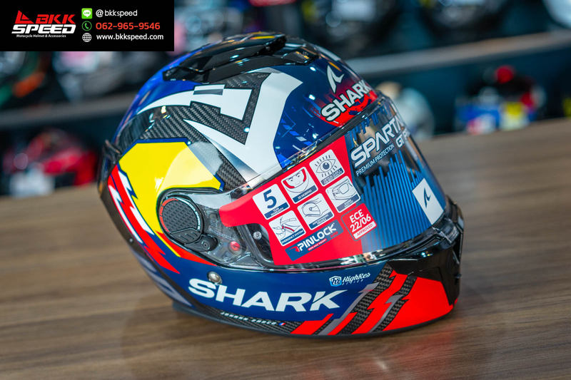 รูปสินค้าหมวกกันน็อคเต็มใบ แบรนด์ SHARK รุ่น Shark Spartan GT Pro Carbon ลาย/สี Spartan GT PRO Carbon Zarco Replica DUR สำหรับขี่มอเตอร์ไซค์ มุมด้านหลัง จาก BKKSPEED