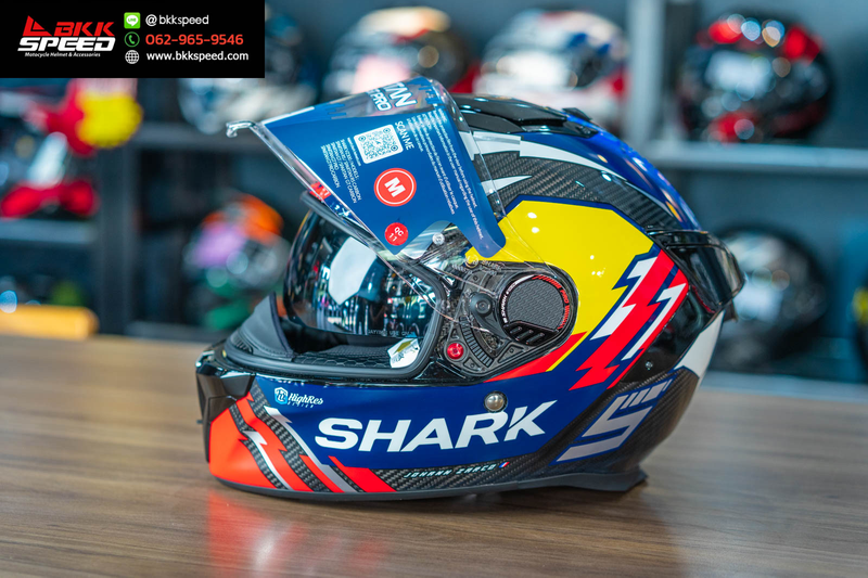 รูปสินค้าหมวกกันน็อคเต็มใบ แบรนด์ SHARK รุ่น Shark Spartan GT Pro Carbon ลาย/สี Spartan GT PRO Carbon Zarco Replica DUR สำหรับขี่มอเตอร์ไซค์ รูปเพิ่มเติม 6 จาก BKKSPEED
