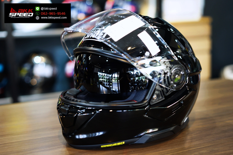รูปสินค้าหมวกกันน็อคเต็มใบ แบรนด์ SHOEI รุ่น Shoei GT AIR 3 ลาย/สี GT AIR 3 Black สำหรับขี่มอเตอร์ไซค์ มุมด้านหลัง จาก BKKSPEED