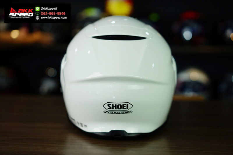 รูปสินค้าหมวกกันน็อคเต็มใบ แบรนด์ SHOEI รุ่น Shoei Neotec3 ลาย/สี Neotec3 White สำหรับขี่มอเตอร์ไซค์ มุมด้านหลัง จาก BKKSPEED