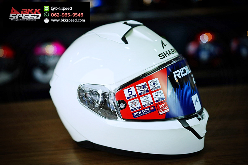 รูปสินค้าหมวกกันน็อคเต็มใบ แบรนด์ SHARK รุ่น Shark Ridill 2 ลาย/สี Ridill 2 White WH สำหรับขี่มอเตอร์ไซค์ มุมด้านหลัง จาก BKKSPEED