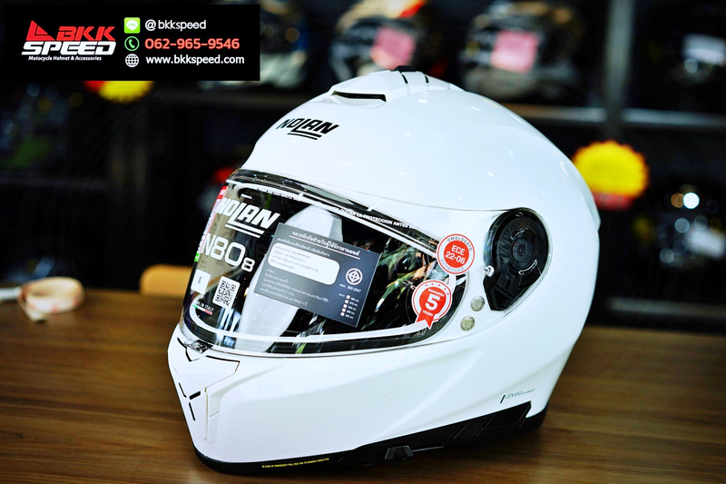 รูปสินค้าหมวกกันน็อคเต็มใบ แบรนด์ Nolan รุ่น Nolan N80.8 ลาย/สี N80.8 Classic NCOM White (5) สำหรับขี่มอเตอร์ไซค์ มุมหลักด้านหน้า จาก BKKSPEED