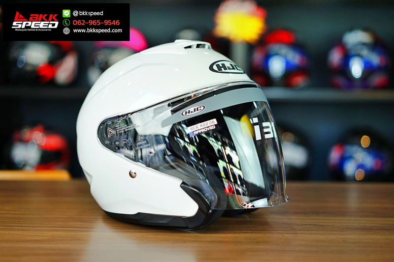 รูปสินค้าหมวกกันน็อคเต็มใบ แบรนด์ HJC รุ่น HJC i31 ลาย/สี i31 Pearl White สำหรับขี่มอเตอร์ไซค์ มุมด้านข้าง จาก BKKSPEED