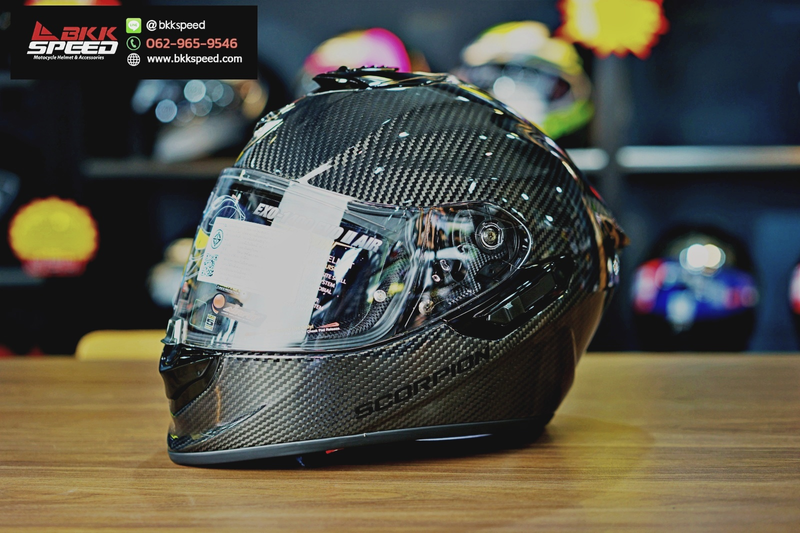 รูปสินค้าหมวกกันน็อคเต็มใบ แบรนด์ Scorpion EXO รุ่น Scorpion EXO 1400 Carbon ลาย/สี 1400 Carbon EVO II (2) สำหรับขี่มอเตอร์ไซค์ มุมหลักด้านหน้า จาก BKKSPEED