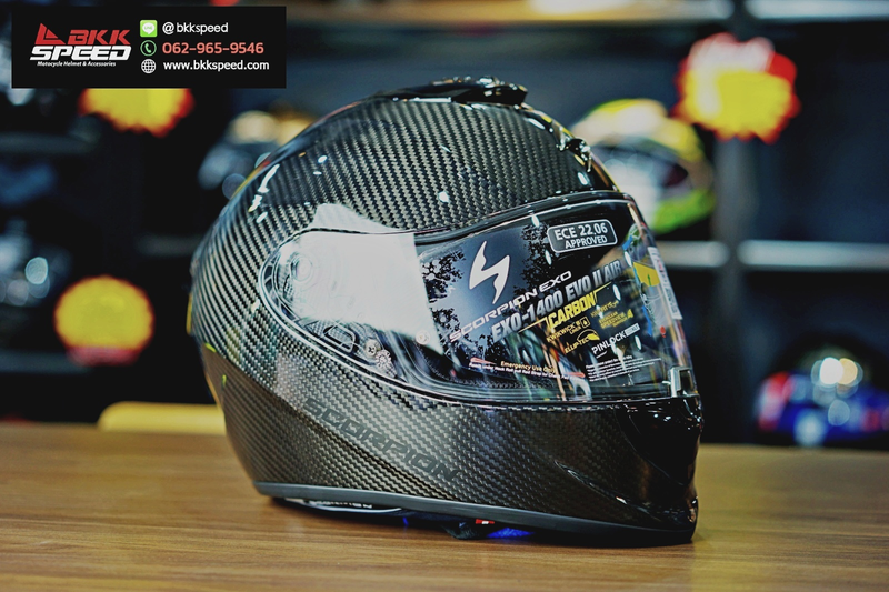 รูปสินค้าหมวกกันน็อคเต็มใบ แบรนด์ Scorpion EXO รุ่น Scorpion EXO 1400 Carbon ลาย/สี 1400 Carbon EVO II (2) สำหรับขี่มอเตอร์ไซค์ มุมด้านข้าง จาก BKKSPEED