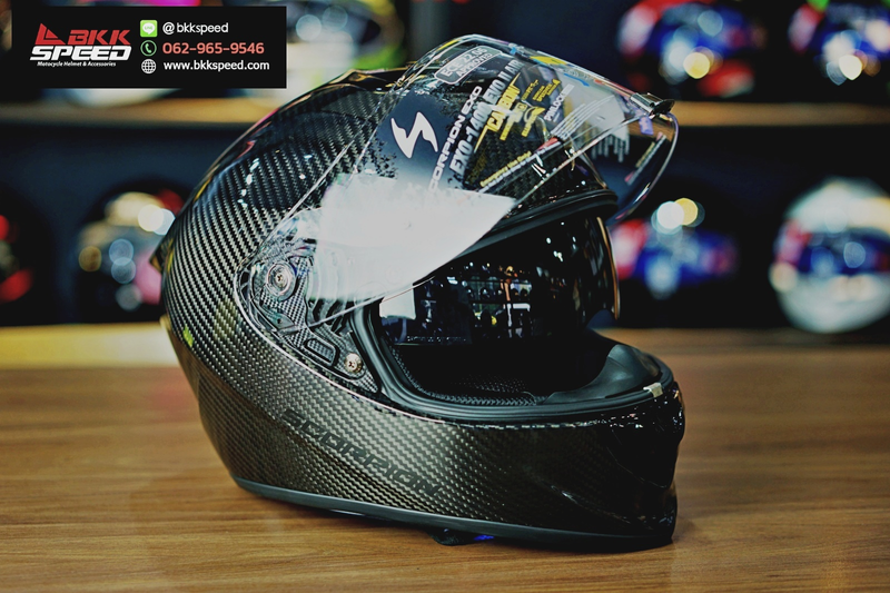 รูปสินค้าหมวกกันน็อคเต็มใบ แบรนด์ Scorpion EXO รุ่น Scorpion EXO 1400 Carbon ลาย/สี 1400 Carbon EVO II (2) สำหรับขี่มอเตอร์ไซค์ รูปเพิ่มเติม 6 จาก BKKSPEED