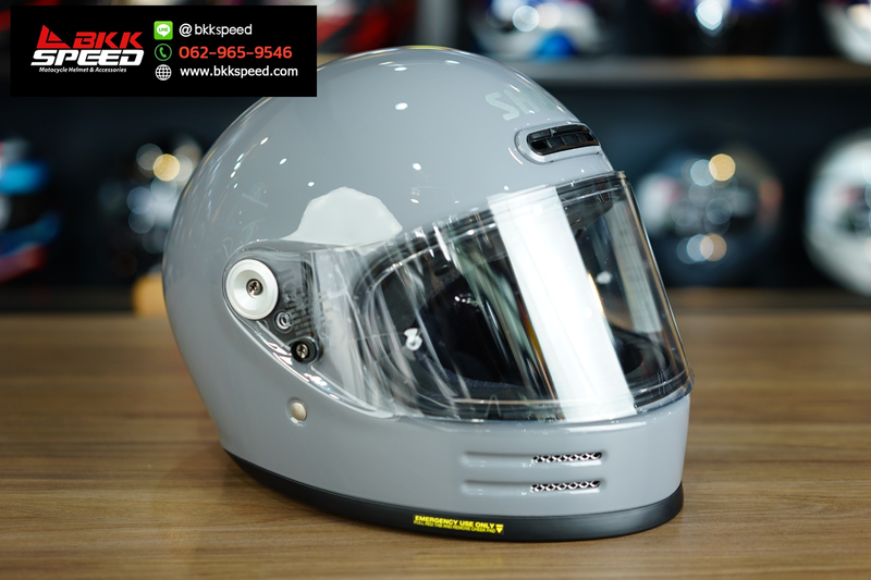 รูปสินค้าหมวกกันน็อคเต็มใบ แบรนด์ SHOEI รุ่น Shoei Glamster ลาย/สี Glamster Basalt Grey สำหรับขี่มอเตอร์ไซค์ มุมด้านหลัง จาก BKKSPEED