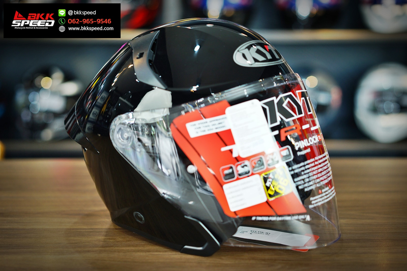 รูปสินค้าหมวกกันน็อคเต็มใบ แบรนด์ KYT รุ่น TTR ลาย/สี JET Solid Black สำหรับขี่มอเตอร์ไซค์ มุมด้านหลัง จาก BKKSPEED