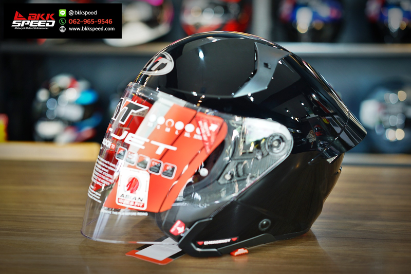 รูปสินค้าหมวกกันน็อคเต็มใบ แบรนด์ KYT รุ่น TTR ลาย/สี JET Solid Black สำหรับขี่มอเตอร์ไซค์ มุมหลักด้านหน้า จาก BKKSPEED