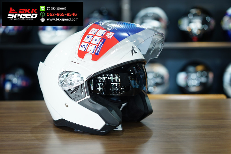 รูปสินค้าหมวกกันน็อคเต็มใบ แบรนด์ SHARK รุ่น SKWAL ลาย/สี JET BLANK GLOSSY WHITE (W05) สำหรับขี่มอเตอร์ไซค์ รูปเพิ่มเติม 6 จาก BKKSPEED