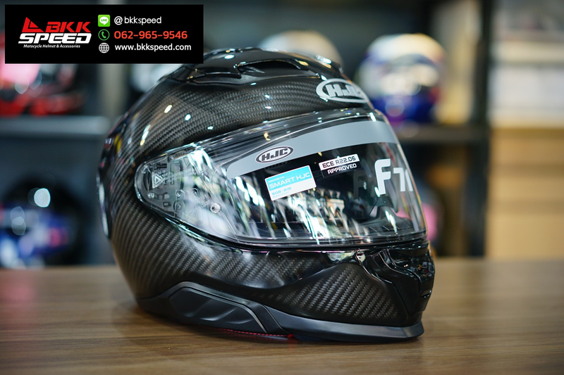 รูปสินค้าหมวกกันน็อคเต็มใบ แบรนด์ HJC รุ่น HJC F71 ลาย/สี F71 Carbon สำหรับขี่มอเตอร์ไซค์ มุมด้านหลัง จาก BKKSPEED
