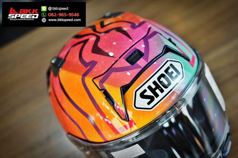 รูปสินค้าหมวกกันน็อคเต็มใบ แบรนด์ SHOEI รุ่น Shoei X15 ลาย/สี X15 Marquez Holi TC1 สำหรับขี่มอเตอร์ไซค์ มุมด้านข้าง จาก BKKSPEED