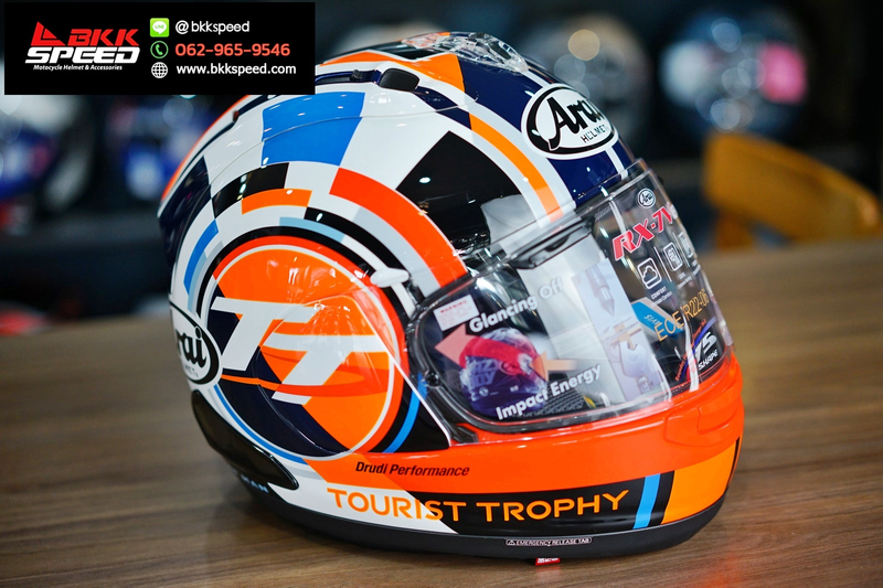 รูปสินค้าหมวกกันน็อคเต็มใบ แบรนด์ ARAI รุ่น ARAI RX-7V EVO ลาย/สี RX7V EVO IOM TT 2025 Limited Edition สำหรับขี่มอเตอร์ไซค์ มุมด้านหลัง จาก BKKSPEED