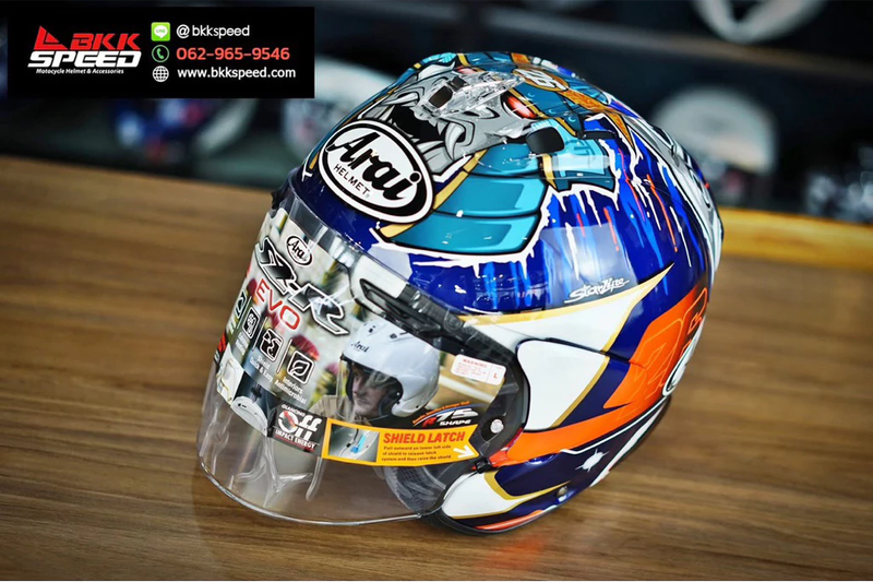 รูปสินค้าหมวกกันน็อคเต็มใบ แบรนด์ ARAI รุ่น ARAI SZR VAS ลาย/สี SZR Evo Pedrosa Shogun สำหรับขี่มอเตอร์ไซค์ มุมหลักด้านหน้า จาก BKKSPEED
