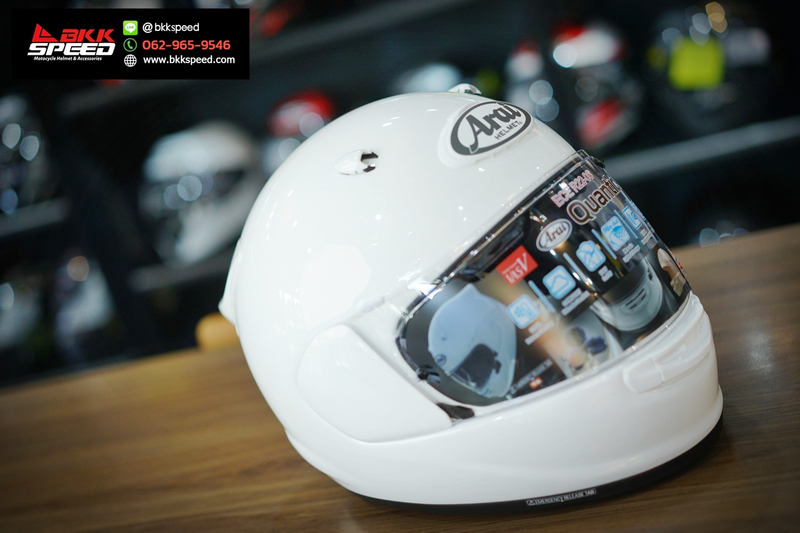รูปสินค้าหมวกกันน็อคเต็มใบ แบรนด์ ARAI รุ่น ARAI Quantic ลาย/สี Quantic Diamond White สำหรับขี่มอเตอร์ไซค์ รูปเพิ่มเติม 5 จาก BKKSPEED