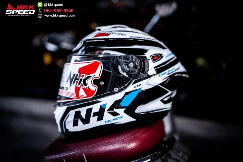 รูปสินค้าหมวกกันน็อคเต็มใบ แบรนด์ NHK รุ่น K5R ลาย/สี Onizuke Black White สำหรับขี่มอเตอร์ไซค์ มุมด้านข้าง จาก BKKSPEED