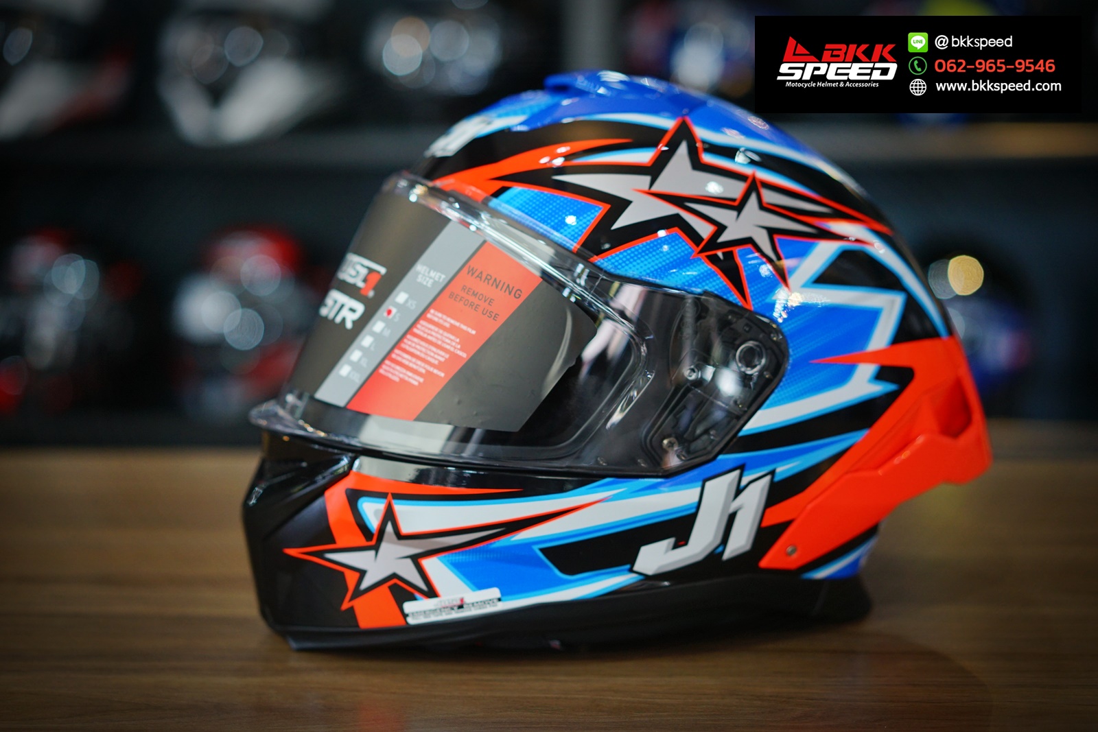 รูปสินค้าหมวกกันน็อคเต็มใบ แบรนด์ Just1 รุ่น Just1 JSTR ลาย/สี JSTR Astro Red Blue สำหรับขี่มอเตอร์ไซค์ มุมหลักด้านหน้า จาก BKKSPEED