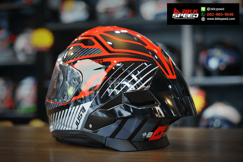 รูปสินค้าหมวกกันน็อคเต็มใบ แบรนด์ Just1 รุ่น Just1 JSTR ลาย/สี JSTR Tactical Silver Red สำหรับขี่มอเตอร์ไซค์ มุมด้านหลัง จาก BKKSPEED