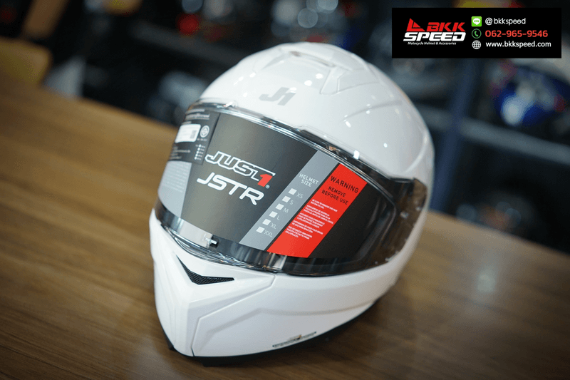 รูปสินค้าหมวกกันน็อคเต็มใบ แบรนด์ Just1 รุ่น Just1 JSTR ลาย/สี JSTR Solid White สำหรับขี่มอเตอร์ไซค์ มุมด้านข้าง จาก BKKSPEED