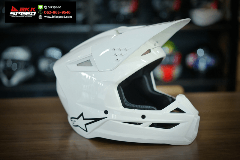 รูปสินค้าหมวกกันน็อคเต็มใบ แบรนด์ Alpinestars รุ่น Alpinestars SM3 ลาย/สี SM3 Solid White สำหรับขี่มอเตอร์ไซค์ มุมด้านหลัง จาก BKKSPEED