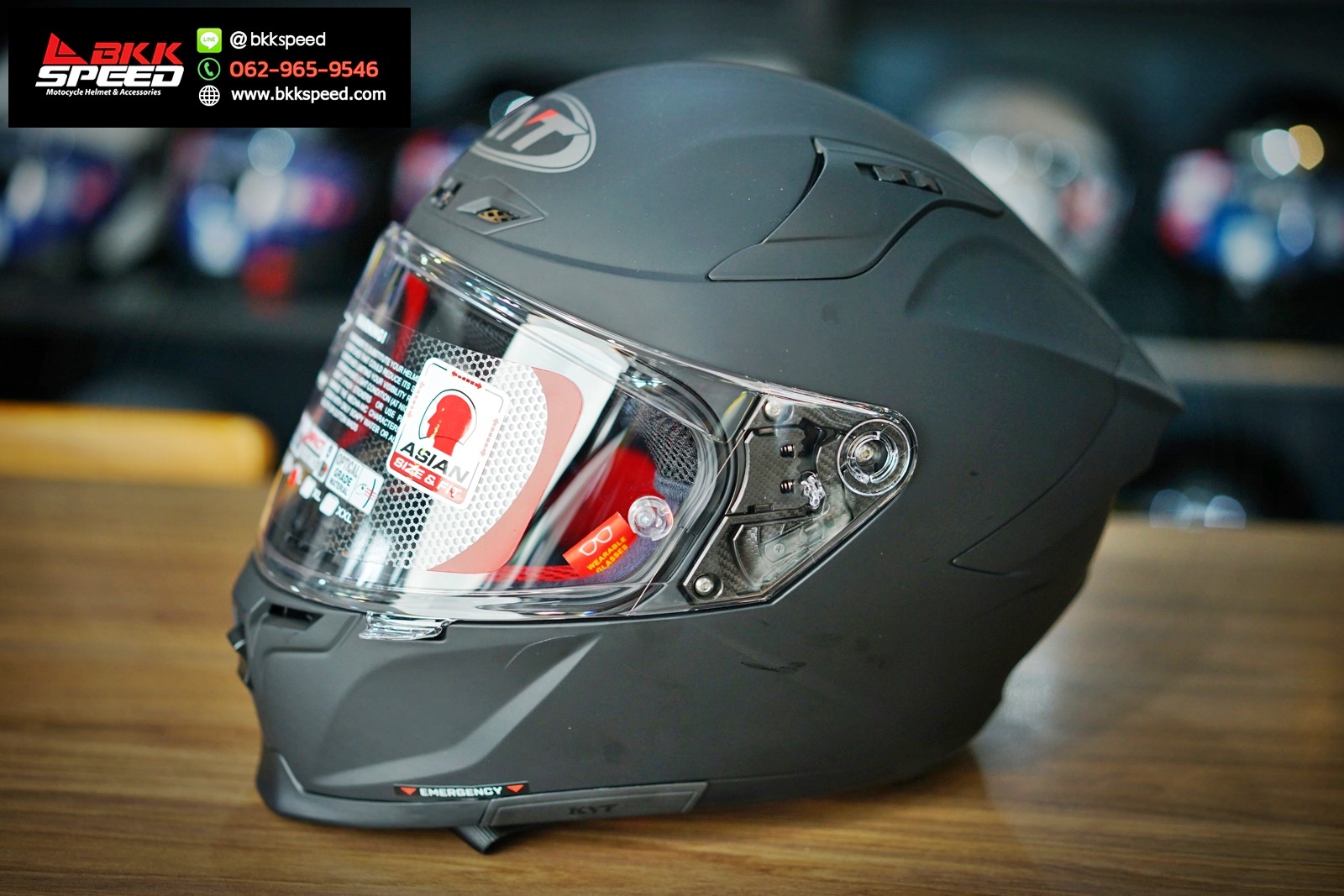รูปสินค้าหมวกกันน็อคเต็มใบ แบรนด์ KYT รุ่น Striker ลาย/สี solid matt black สำหรับขี่มอเตอร์ไซค์ มุมหลักด้านหน้า จาก BKKSPEED