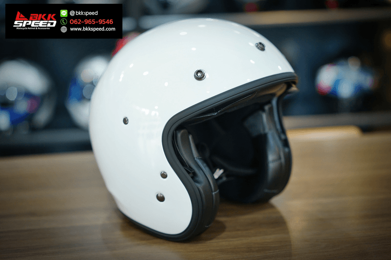 รูปสินค้าหมวกกันน็อคเต็มใบ แบรนด์ HJC รุ่น HJC V31 ลาย/สี V31 White สำหรับขี่มอเตอร์ไซค์ มุมด้านหลัง จาก BKKSPEED
