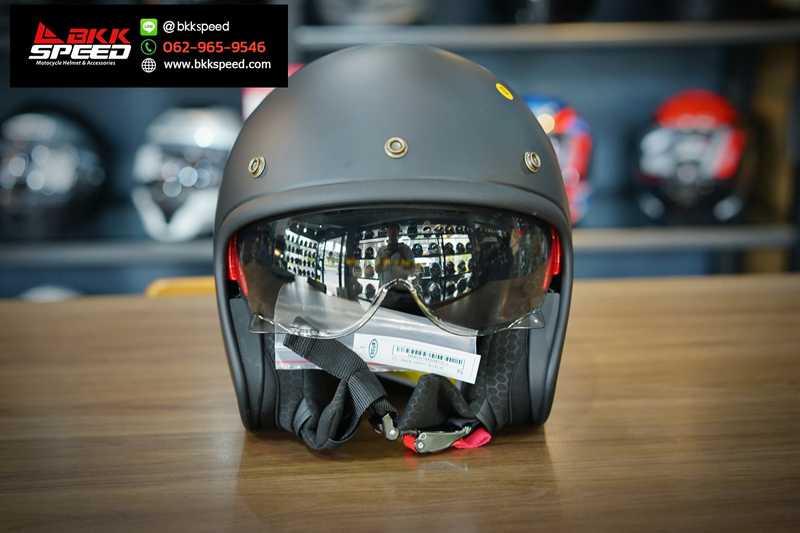 รูปสินค้าหมวกกันน็อคเต็มใบ แบรนด์ ZEUS รุ่น 389a ลาย/สี Matt Black สำหรับขี่มอเตอร์ไซค์ มุมด้านหลัง จาก BKKSPEED