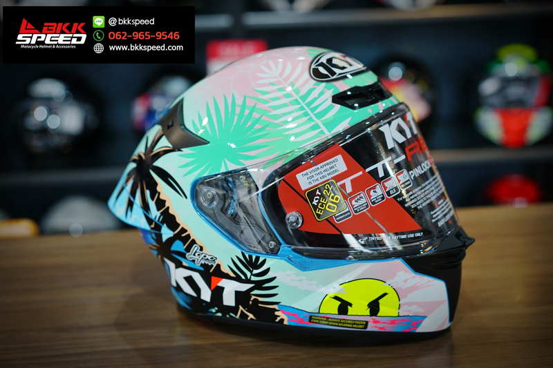 รูปสินค้าหมวกกันน็อคเต็มใบ แบรนด์ KYT รุ่น KYT TT REVO ลาย/สี TT REVO Riccardo Rossi BCN 22 สำหรับขี่มอเตอร์ไซค์ มุมด้านหลัง จาก BKKSPEED